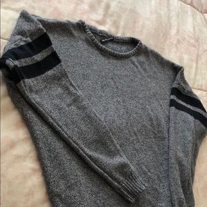 Brandy Melville jersey-style grey sweater